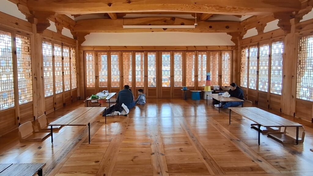 Traditional Korean style resting area at Yeonhwajeong Library